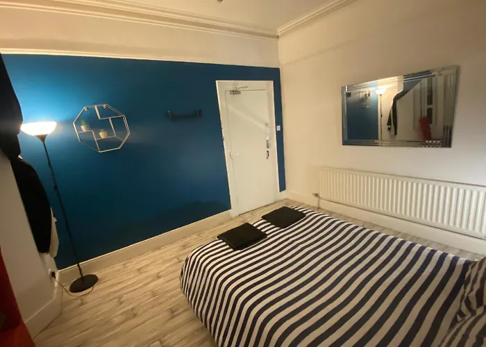 Belfast Bnb Over 25S Only
